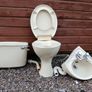 Toilet & corner sink, free Image 2