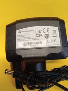 APD /12-volt Power Adaptor