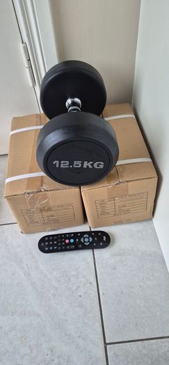 4 brand new sets of dumbbells