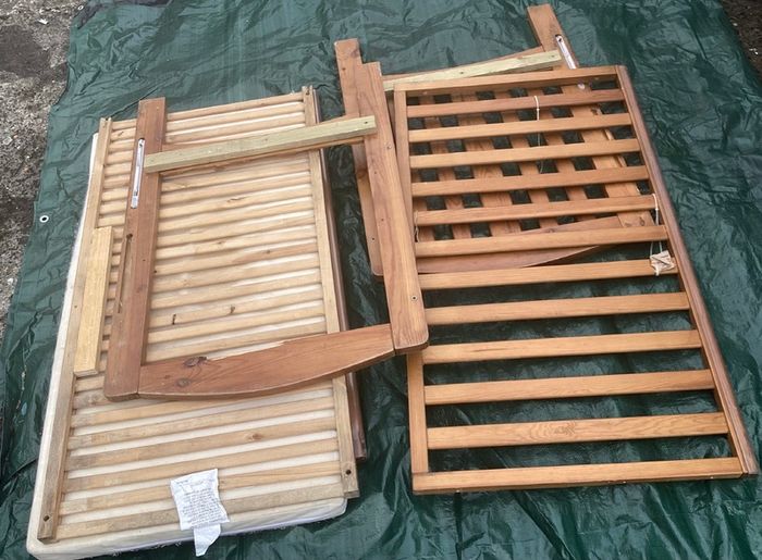 Baby cot with mattress in good condition FOR FREE