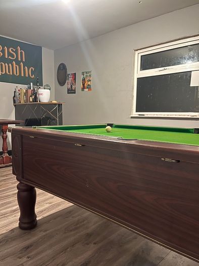 Pool table