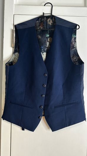 Mens Suit and waist coat