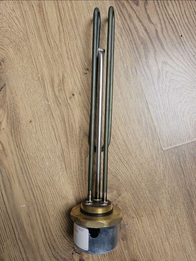 Hot water cylinder