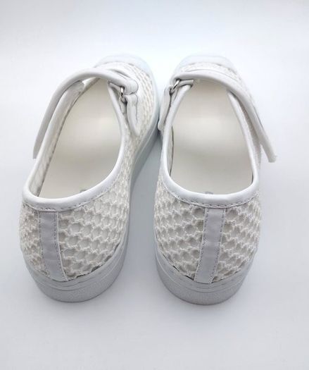 Stockton 623D open weave velcro white runner Size 40