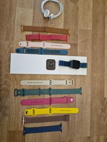 Apple Watch SE 40mm Gold - Model A2351 - Huge Bundle with 11 Straps - Original Box