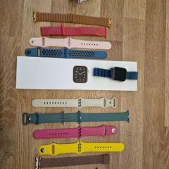 Apple Watch SE 40mm Gold - Model A2351 - Huge Bundle with 11 Straps - Original Box