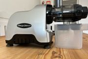 Omega Juicer