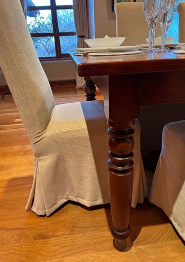 Stunning Chalon Dining Table & 8 Chairs
