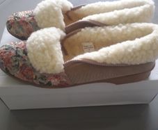 Ladies slippers