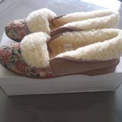 Ladies slippers