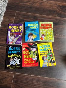 6 x Horrid Henry books for sale