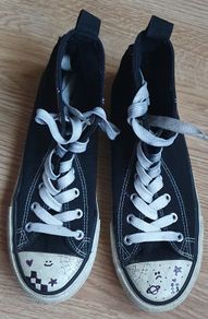 A Pair of Canvas Trainers Size UK 5 - Read Carefully - E