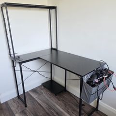 Office desk L-shaped like new