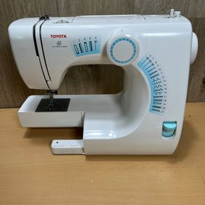 TOYOTA SE14 RS2000 Electrical Foot Pedal Operated Sewing Machine - Incomplete
