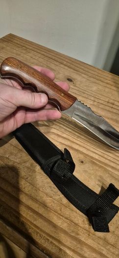 hunting/camping knifes