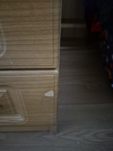 Chest of drawers