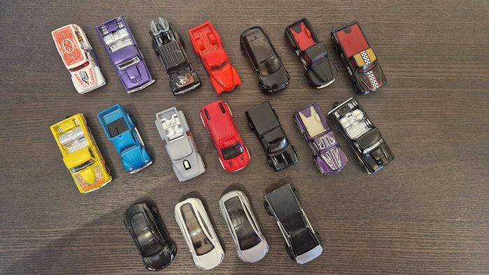 Hot Wheels Loose Bundle - Used Unboxed - Trucks/Jeeps