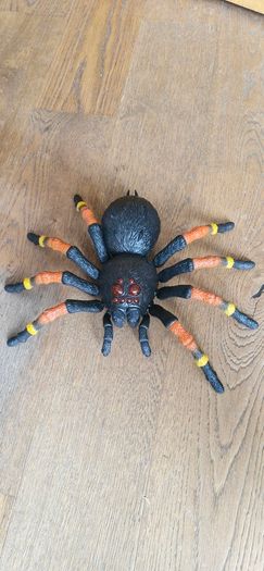 Toy tarantula