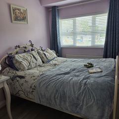 Wrought Iron Kingsize Bed & Matress