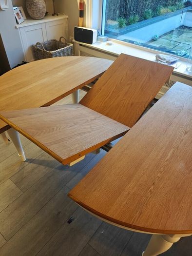 Hampstead extending dining table