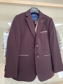 Benetti Wine Boys Suit 3 Piece Complate outfit.