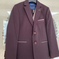 Benetti Wine Boys Suit 3 Piece Complate outfit.