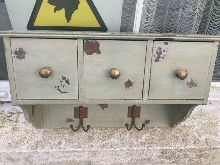 Wall mounted cabinet
