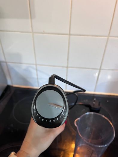 FRESKO Hand Blender with Measuring Cup