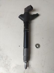 Toyota Avensis injector