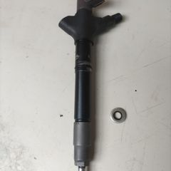 Toyota Avensis injector