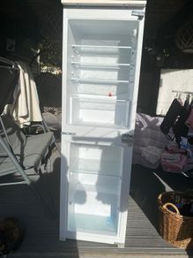 intergrated fridge freezer