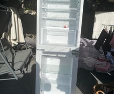 intergrated fridge freezer