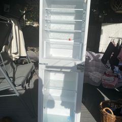 intergrated fridge freezer