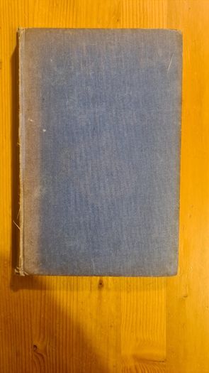 Come In And Other Poems By Robert Frost. Introduction & Commentary By Louis Under EYER. 1944rare vintage. Hardback. In Good Condition. 151 pages.