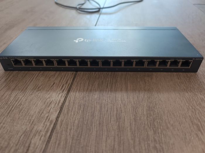 16 port Tp link gigabit network switch