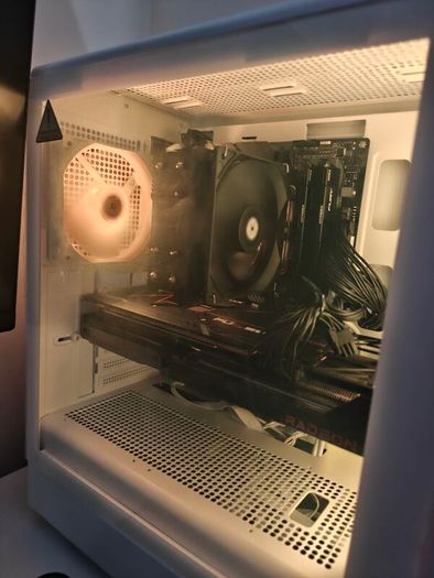 High-end gaming PC - Sapphire Pulse RX 6800 XT 16GB | Ryzen 5 5600x | 32GB DDR4 3200MHz RAM | 512GB NVMe SSD
