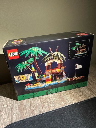 Lego Ray The Castaway Gwp Limited Edition (Brand New Unopened)