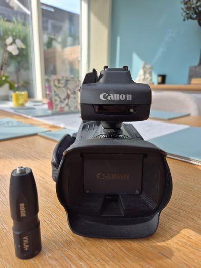 Canon XA11 Camcorder