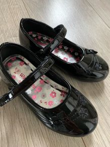 School shoes size UK 10