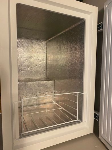 Chest freezer
