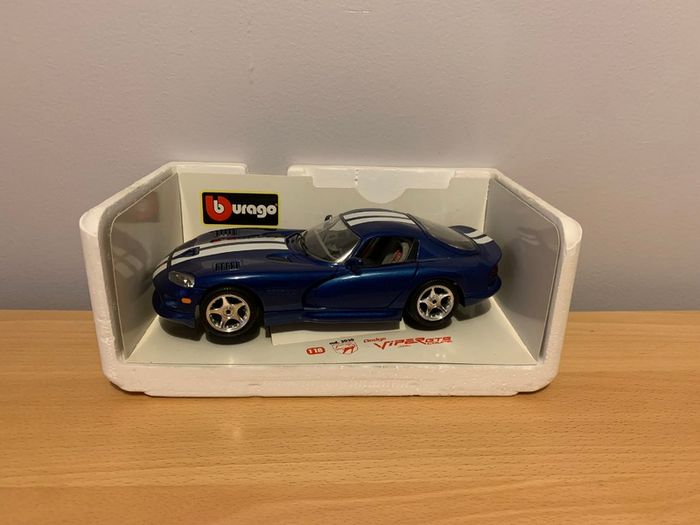 Dodge Viper GTS Coupe 1996 1/18 Burago Model Car