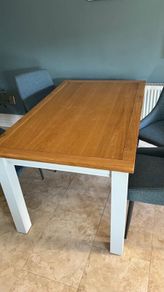 Table & Chairs (like new)