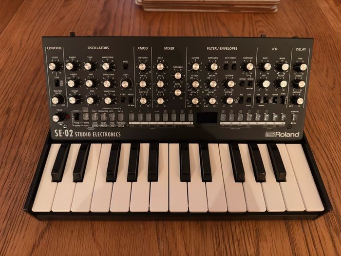 Roland SE-02 Near Mint Barely Used