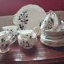 Royal Albert queen's messenger 21 piece teaset Image 3