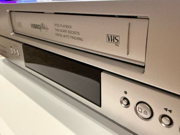 Hitachi VT-MX310E VHS Video Cassette Recorder
