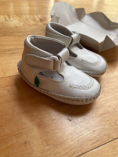 Kickers white leather christening baby booties 0-9 months