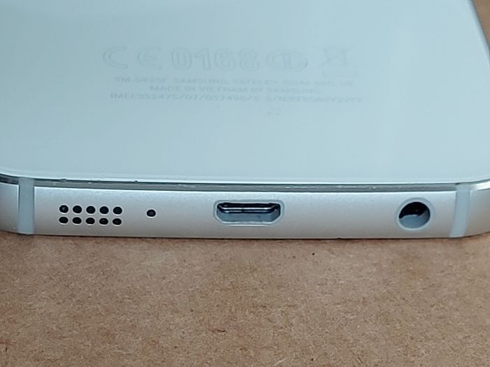 Samsung Galaxy S6 Edge, Model SN-G925F, 64GB, in excellent cosmetic condition