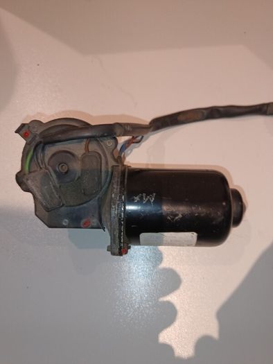 Toyota Carina E wiper motor (LHD)