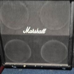 MARSHALL M412A 300W angled cabinet