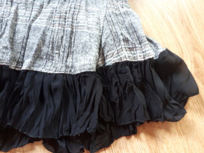 "POLE&POLE" Skirt. Size 6
